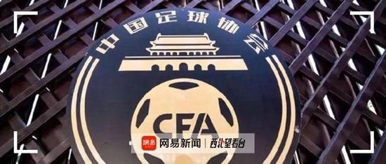也因此，俱乐部以巨额费用引进了很多滕哈赫的旧部，比如奥纳纳、利桑德罗和安东尼，但收效甚微。